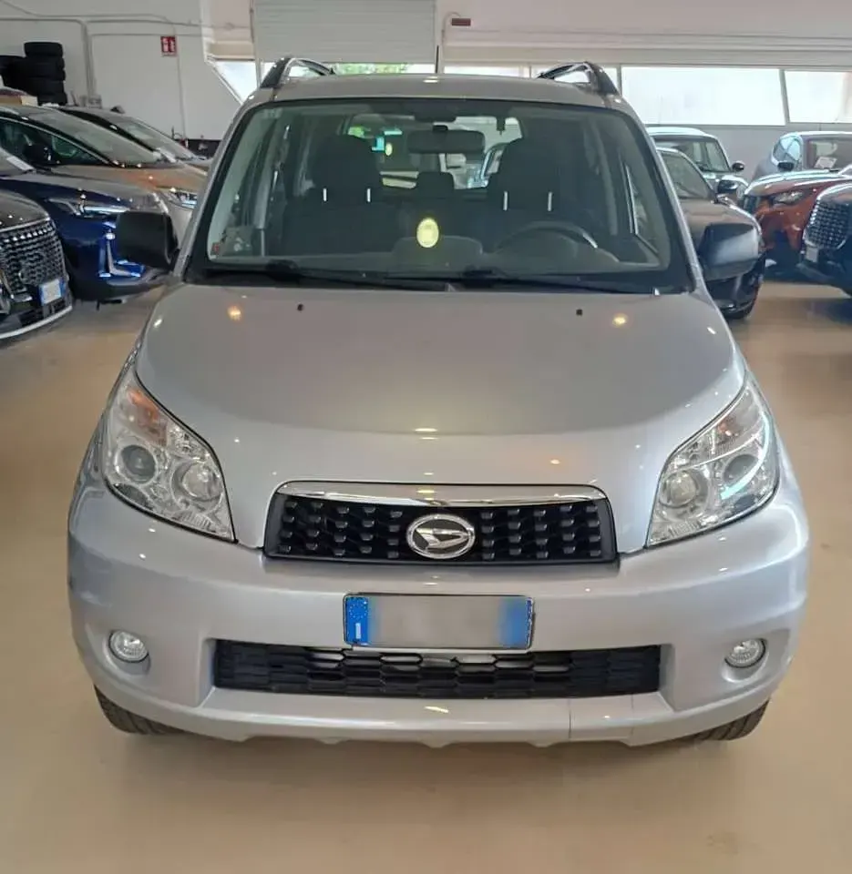Usata Daihatsu Terios 105 CV (77 kW) 2010 Grigio SUV