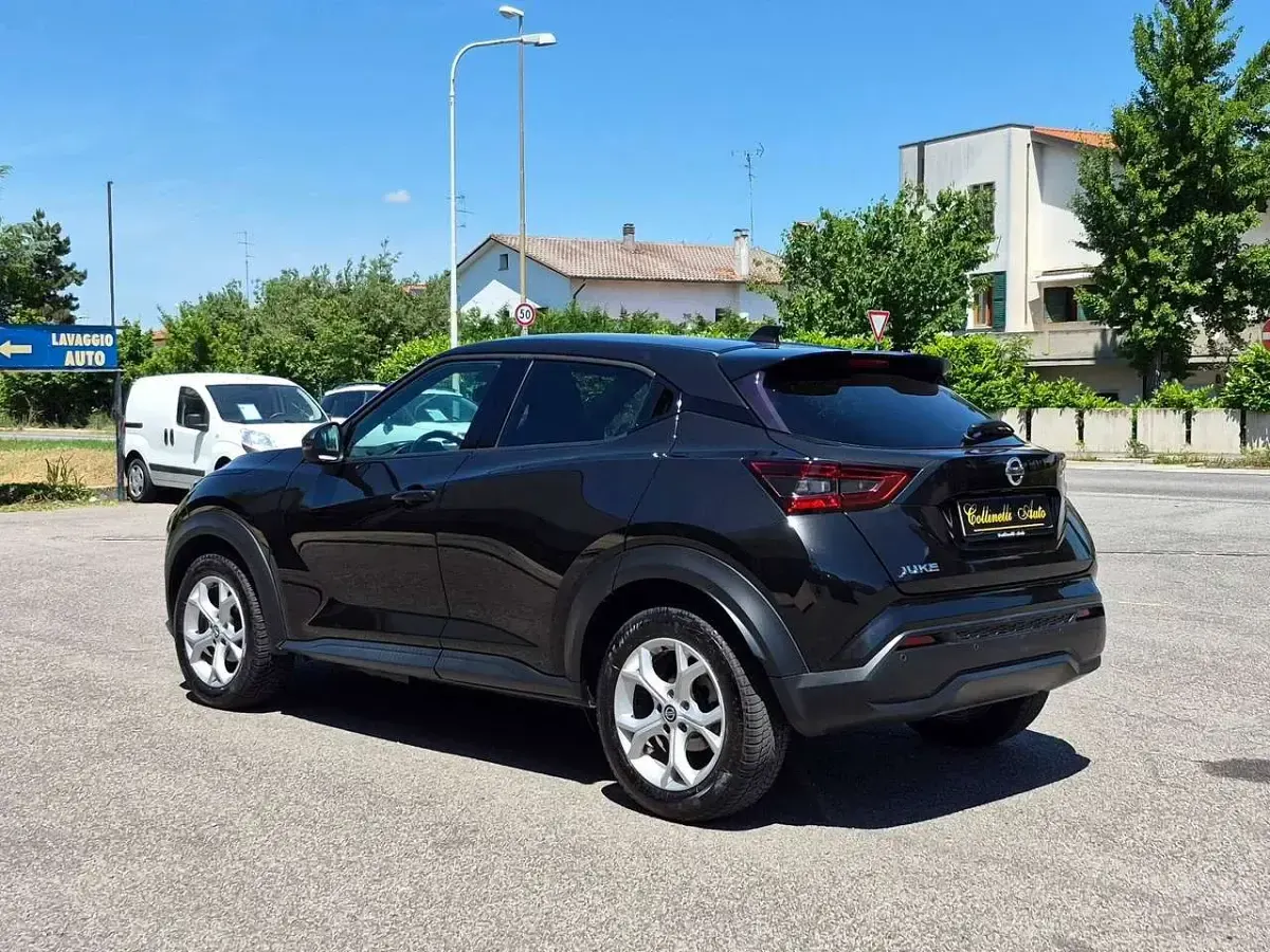 Usata Nissan Juke N-Connecta 117 CV (86 kW) 2020 Black metallic SUV