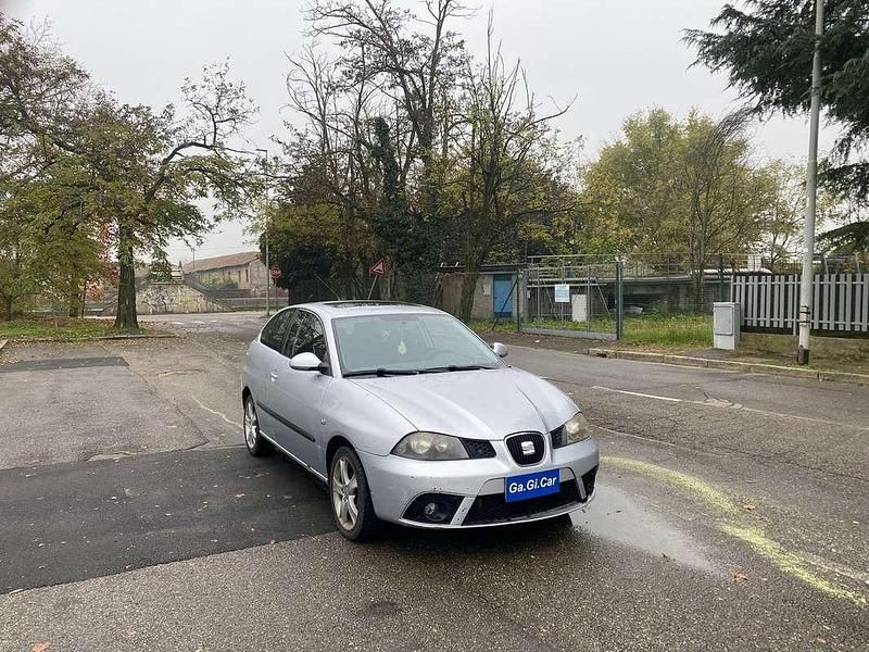 Usata Seat Ibiza 86 CV (63 kW) 2007 Argento Berlina