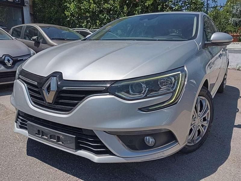 Argento Usata 2019 Renault Mégane IV Business Tre volumi | 8900 € (Buon prezzo) - Immagine 1/4