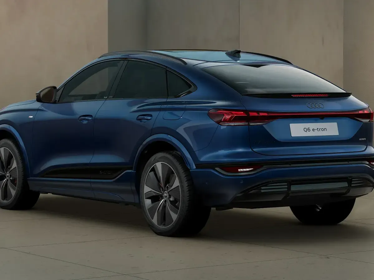 Nuova Audi Q6 Sportback e-tron S-Line 284 kW (387 CV) 2026 Blu ascari metallizzato SUV