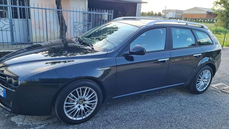 Second-hand Alfa Romeo 159 Distinctive 170 CP (125 kW) 2010 Negru Break