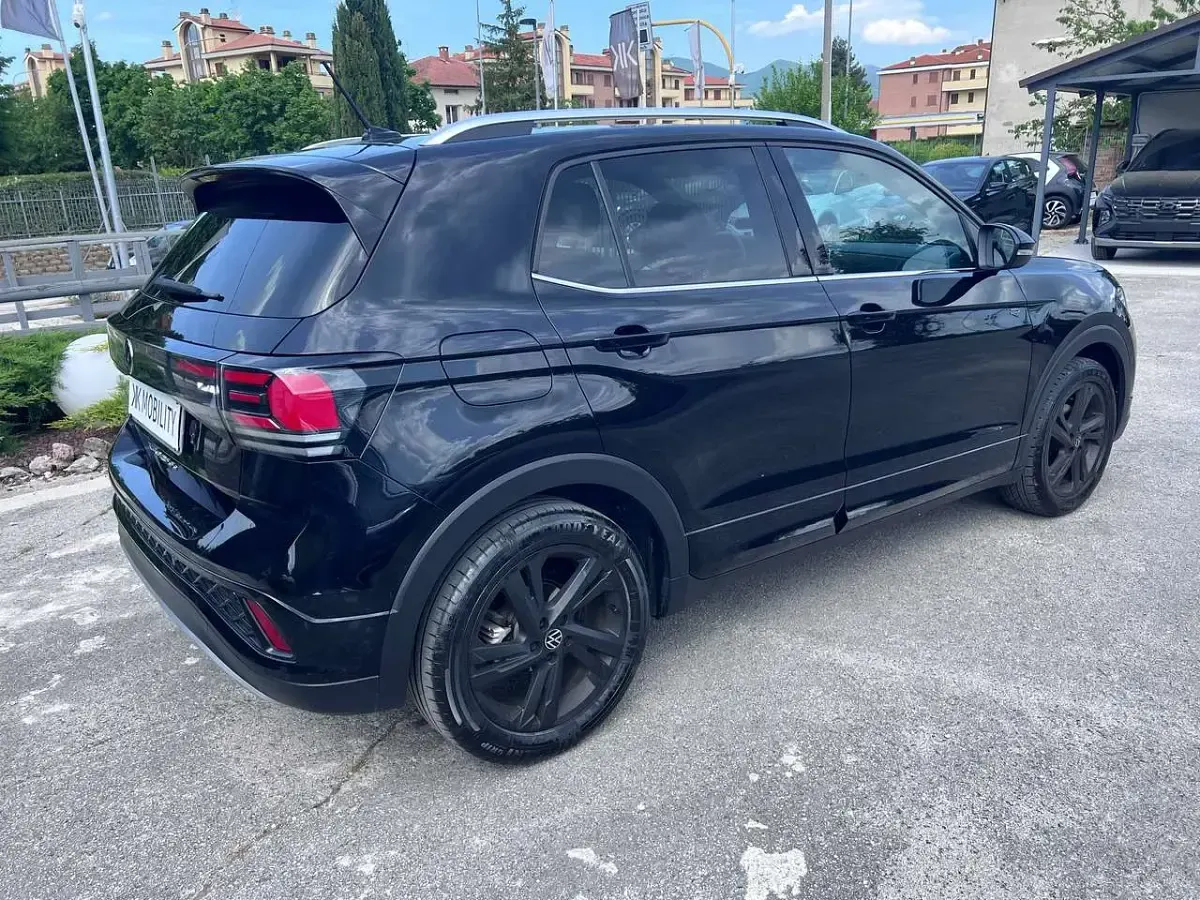 Usata VW T-Cross R-line 116 CV (85 kW) 2024 Nero SUV