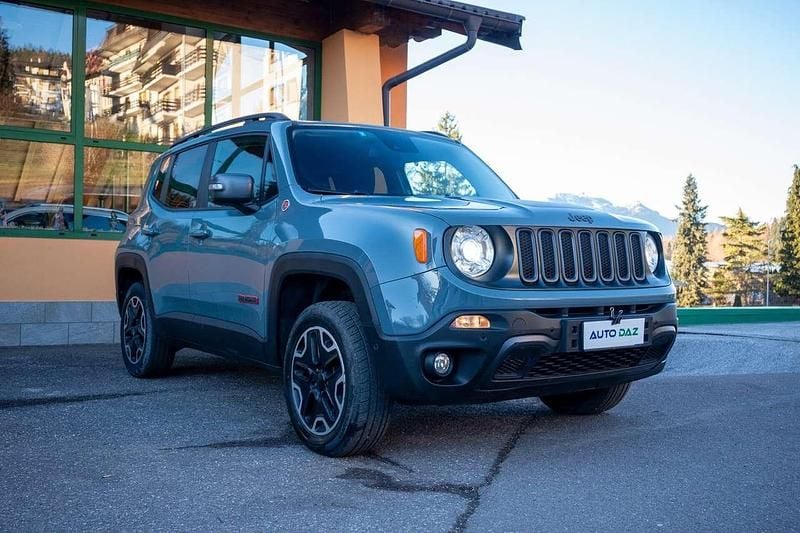 Usata Jeep Renegade Trailhawk 170 CV (125 kW) 2016 Grigio SUV