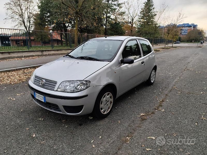 Usata Fiat Punto 60 CV (44 kW) 2010 Grigio Utilitaria