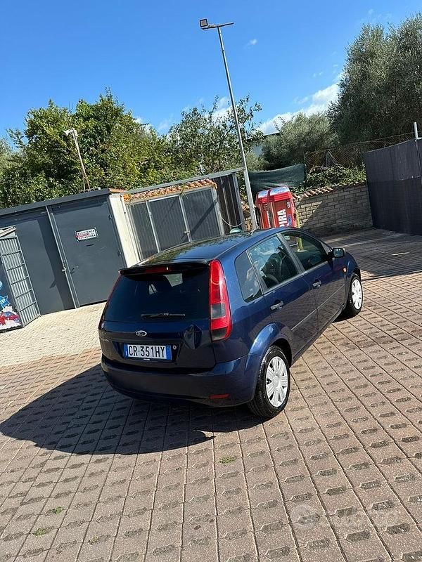 Usata Ford Fiesta 2004 Blu Utilitaria