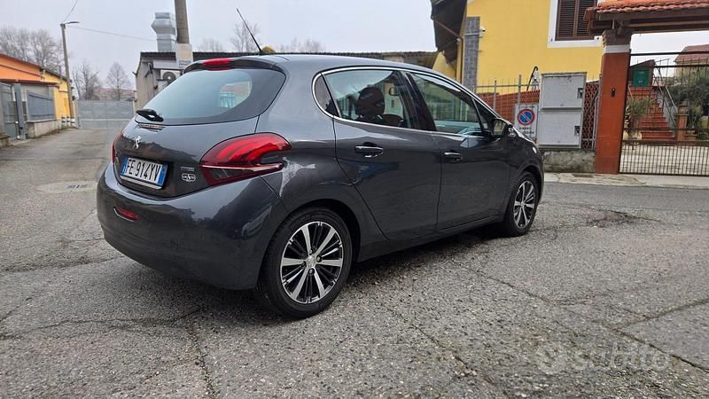 Usata Peugeot 208 Allure 82 CV (60 kW) 2016 Grigio Utilitaria