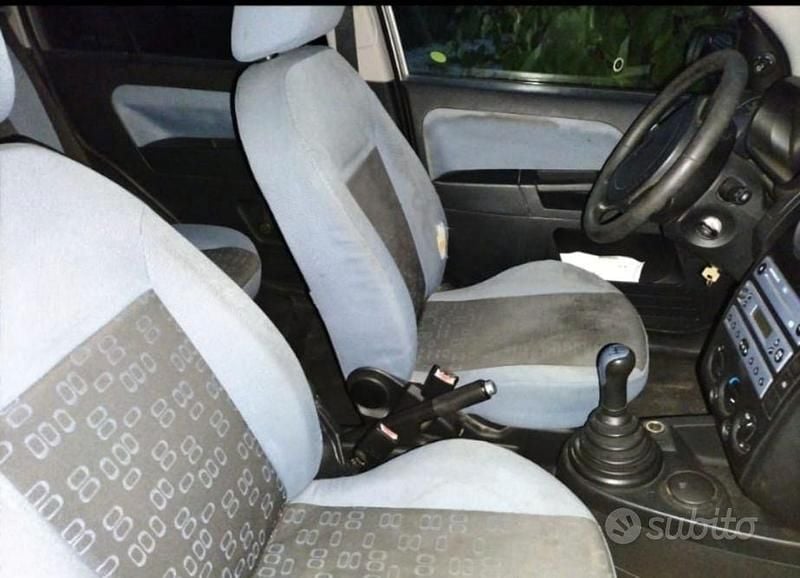 Usata Ford Fusion 2006 Grigio Utilitaria