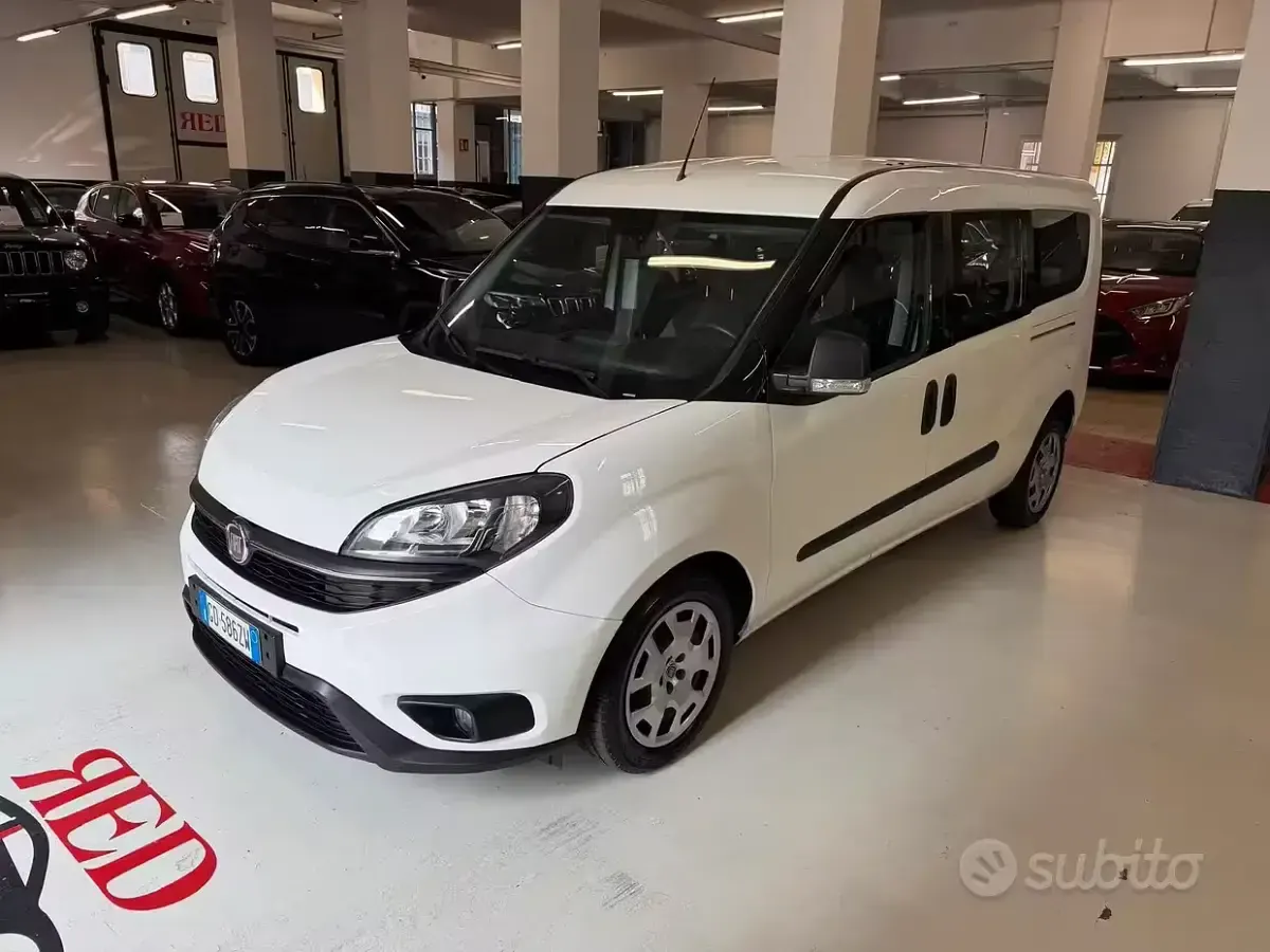 Usata Fiat Doblò Easy 120 CV (88 kW) 2021 Bianco Monovolume