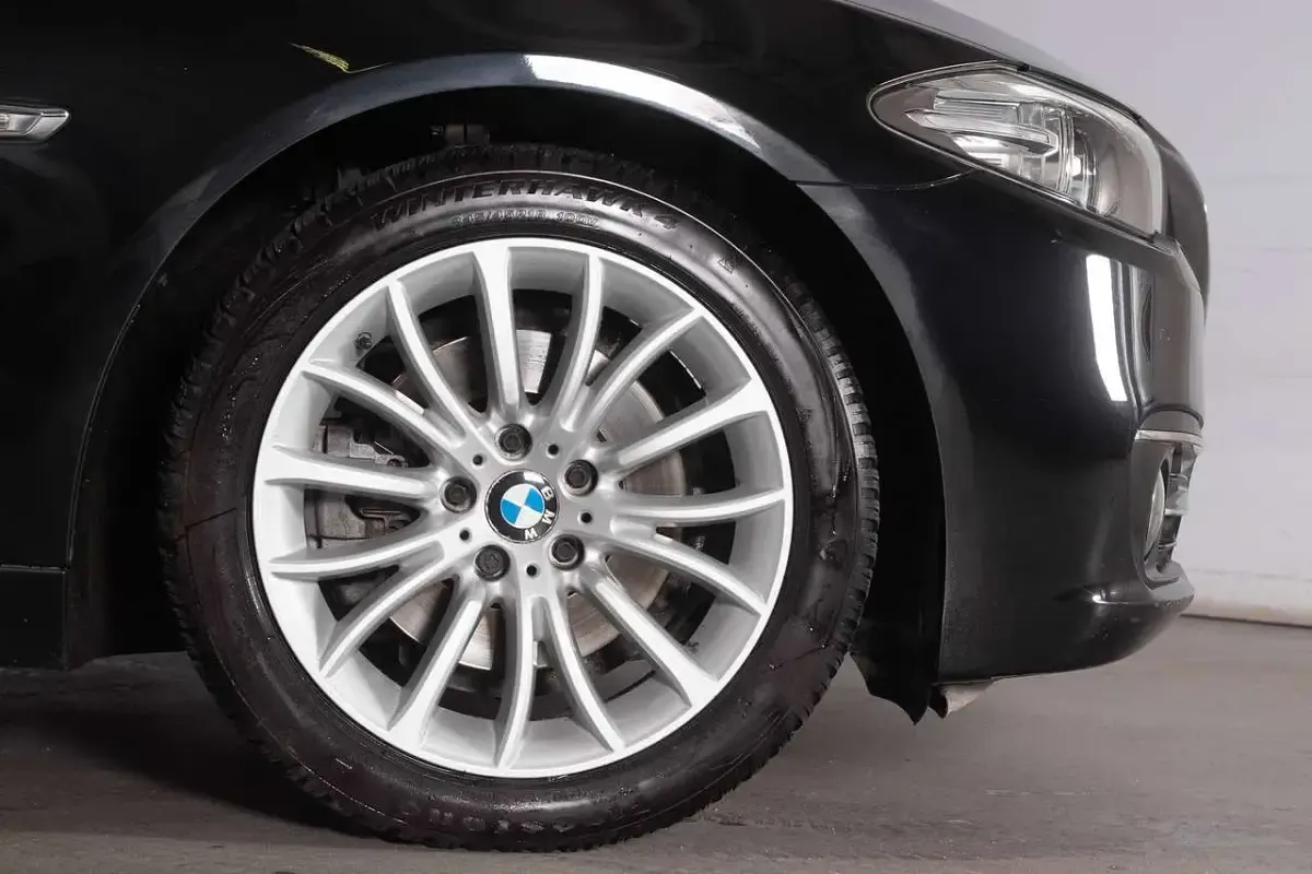 Usata BMW 520 Luxury Line 190 CV (139 kW) 2017 Nero Station wagon