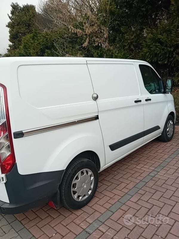 Usata Ford Transit Custom 105 CV (77 kW) 2016 Bianco Berlina