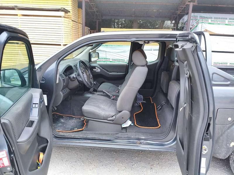 Usata Nissan Navara 190 CV (139 kW) 2011 Nero Pick-up