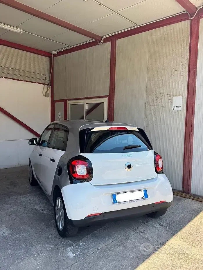 Usata Smart ForFour 71 CV (52 kW) 2018 Bianco Utilitaria
