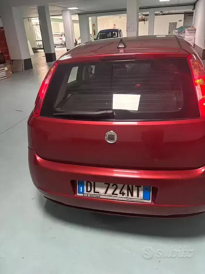 Usata Fiat Grande Punto 95 CV (69 kW) 2007 Rosso Utilitaria