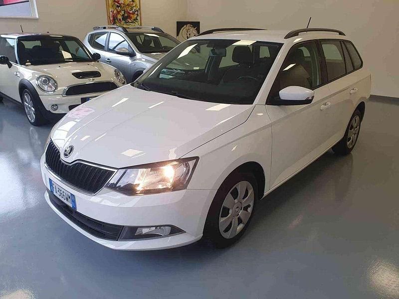 Bianco Usata 2016 Skoda Fabia Style Station wagon | 7900 € (Buon prezzo) - Immagine 1/4