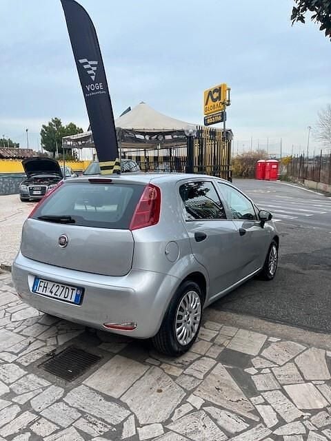 Usata Fiat Punto Lounge 95 CV (69 kW) 2017 Grigio Utilitaria