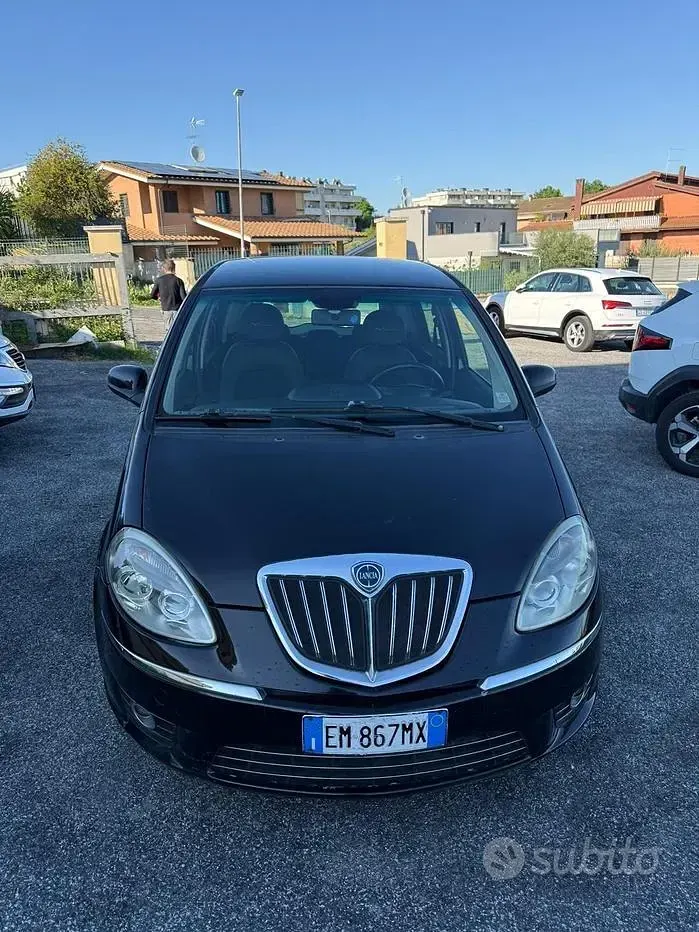 Usata Lancia Musa Gold 95 CV (69 kW) 2012 Nero Monovolume