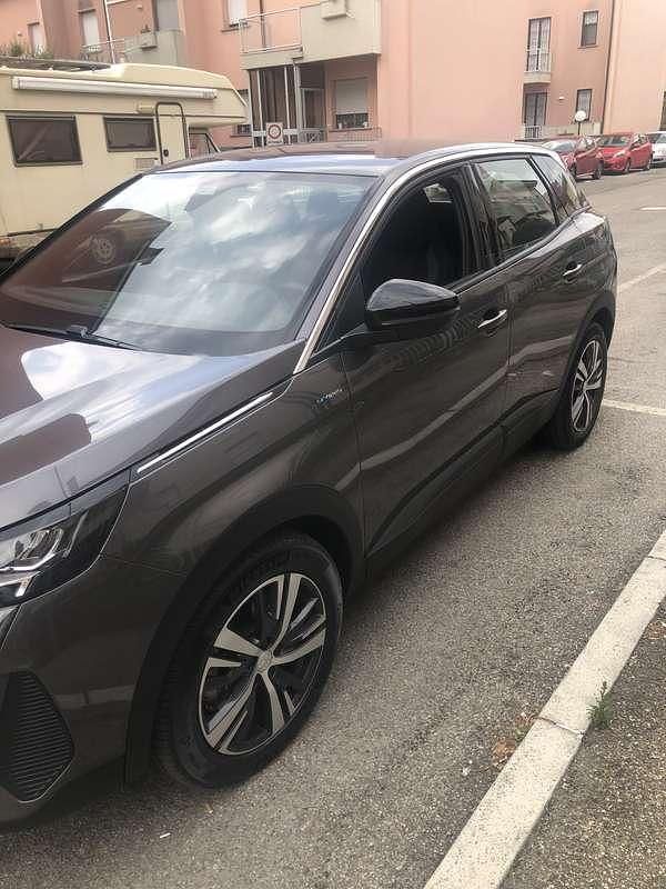 Usata Peugeot 3008 Active 181 CV (133 kW) 2024 SUV