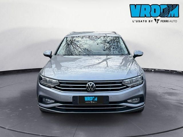 Usata VW Passat Business 150 CV (110 kW) 2023 Argento Station wagon
