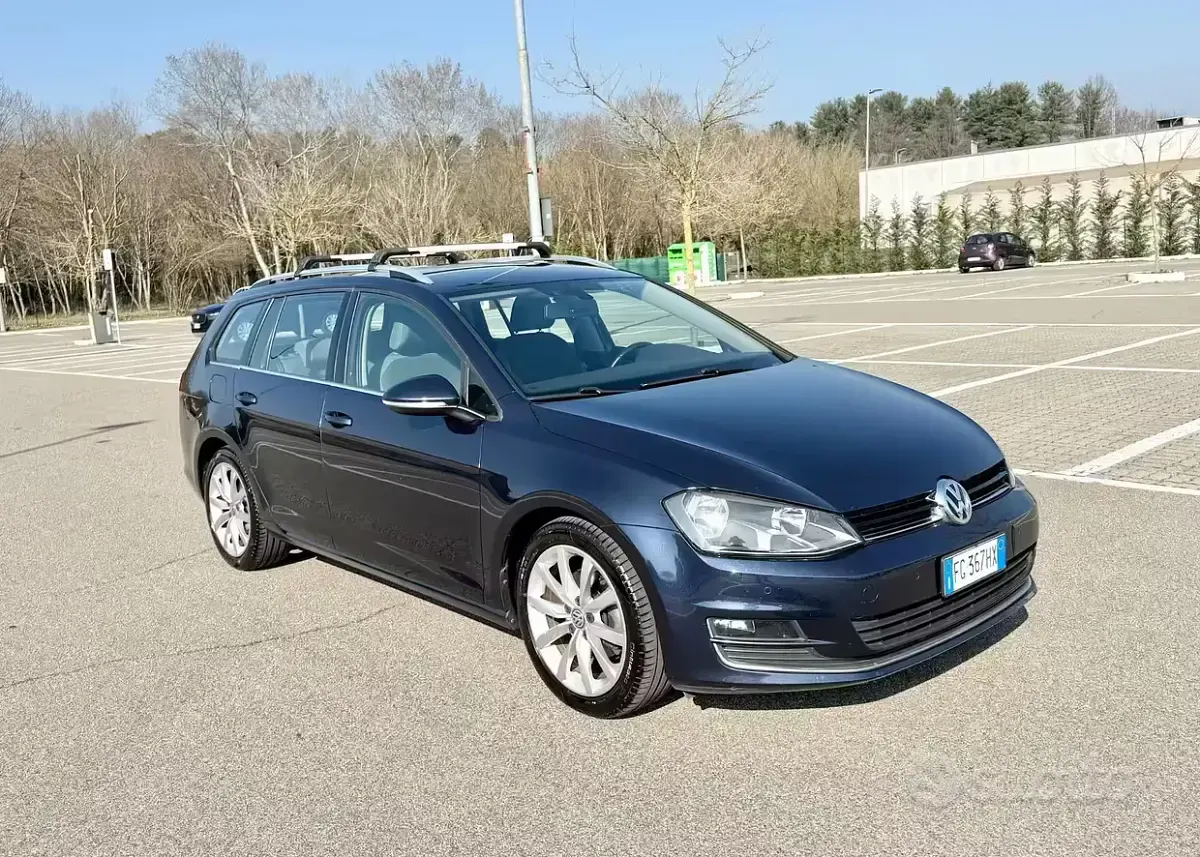 Usata VW Golf VII Highline 125 CV (91 kW) 2017 Blu Station wagon