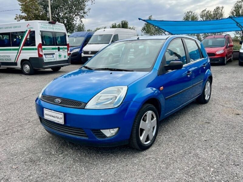 Usato 2005 Ford Fiesta 1.2 Benzin 75 CV (2.800 €)