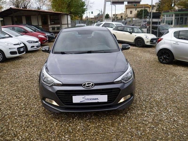 Grigio Usata 2018 Hyundai i20 GO! Due volumi | 7990 € (Ottimo prezzo) - Immagine 1/4