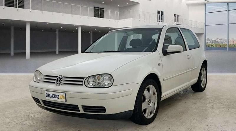 Usata VW Golf IV 110 CV (80 kW) 2000 Bianco metallizzato Utilitaria