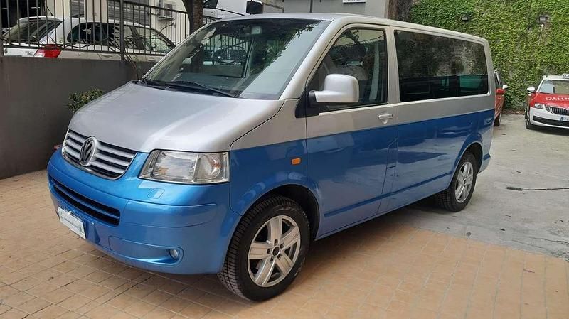 Usata VW Caravelle 174 CV (127 kW) 2005 Argento Furgone