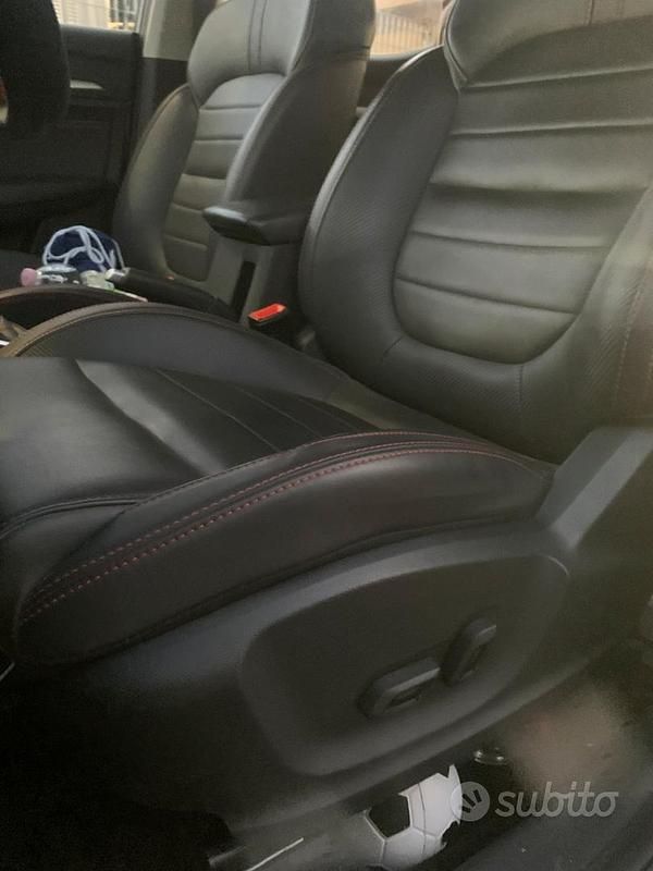 Usata MG ZS 106 CV (77 kW) 2023 Nero Berlina