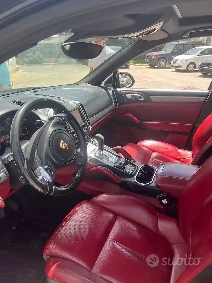 Usata Porsche Cayenne Platinum Edition 245 CV (180 kW) 2014 Nero SUV