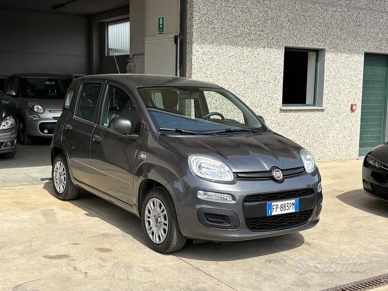 Usata Fiat Panda Lounge 69 CV (50 kW) 2018 Grigio Utilitaria