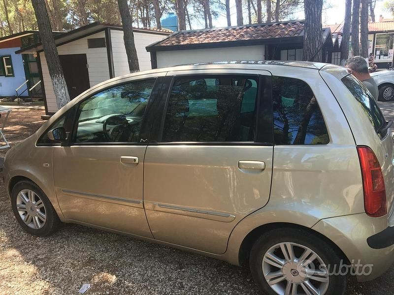 Usata Lancia Musa 95 CV (69 kW) 2007 Monovolume