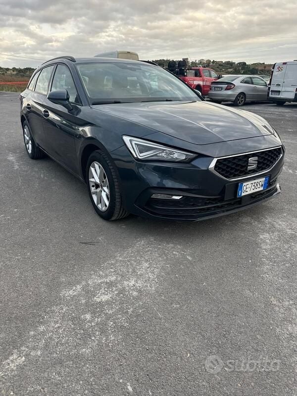 Usata Seat Leon Business 149 CV (109 kW) 2021 Grigio Station wagon