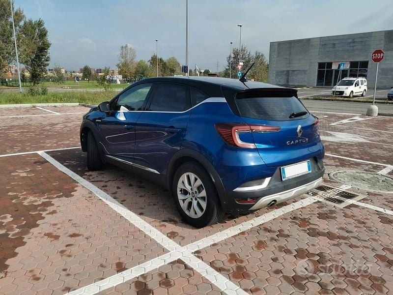 Usata Renault Captur Intens 101 CV (74 kW) 2020 Blu SUV