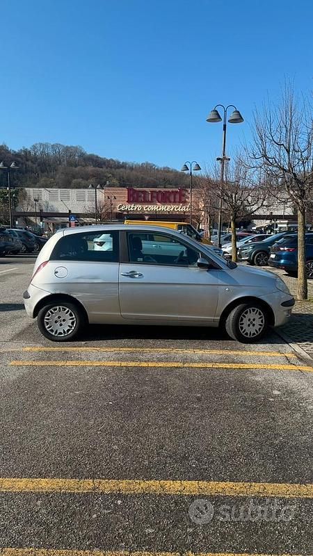 Usata Lancia Ypsilon 60 CV (44 kW) 2006 Utilitaria