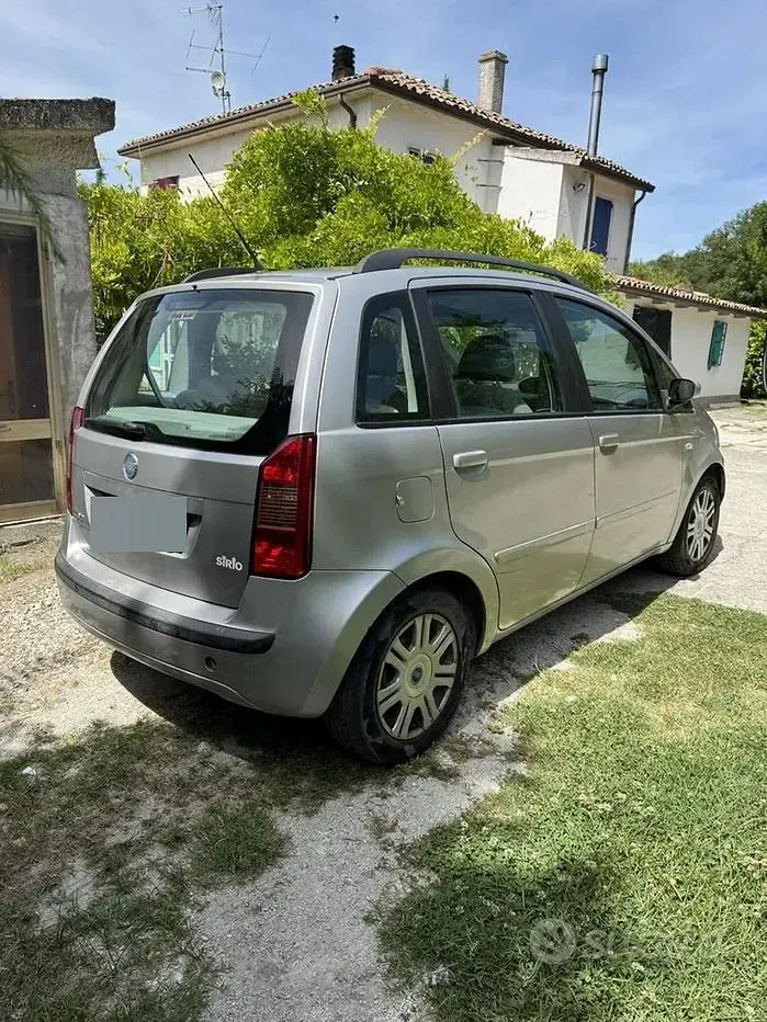 Usata Fiat Idea 95 CV (69 kW) 2004 Grigio Monovolume