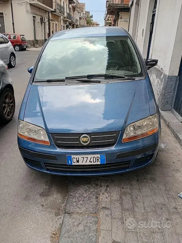 Usata Fiat Idea 69 CV (50 kW) 2005 Bluazzurro Monovolume