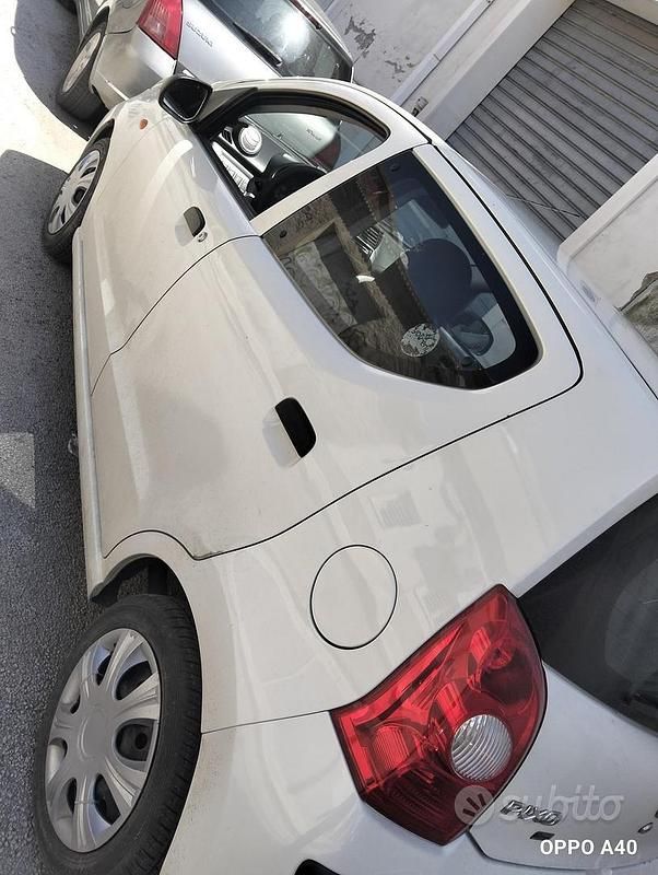 Usata Nissan Pixo 68 CV (50 kW) 2010 Bianco Utilitaria
