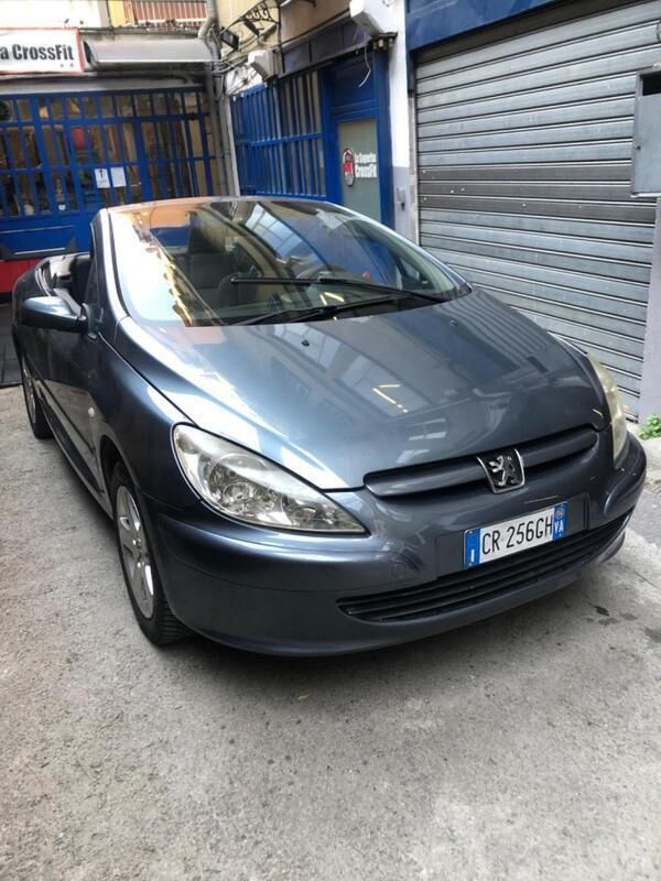 Usata Peugeot 307 CC 135 CV (99 kW) 2005 Grigio Cabrio