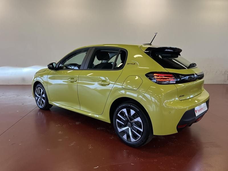 Nuova Peugeot 208 Style 101 CV (74 kW) 2025 Bianco okenite Utilitaria