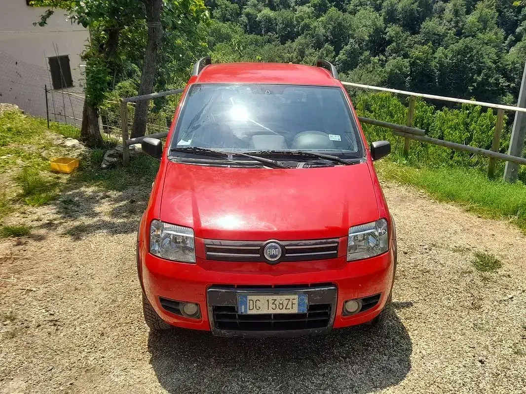 Usata Fiat Panda 4x4 Climbing 69 CV (50 kW) 2007 Rosso Utilitaria
