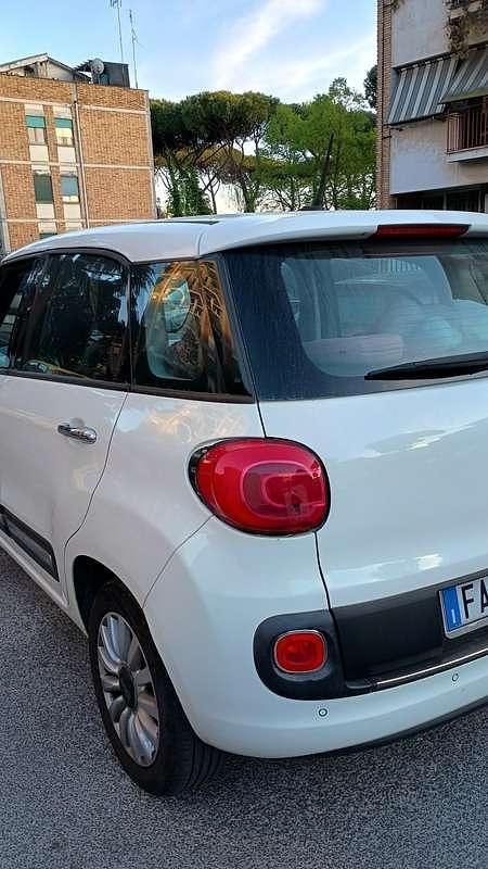 Usado Fiat 500L Pop Star 120 CV (88 kW) 2015 Blanco Monovolumen