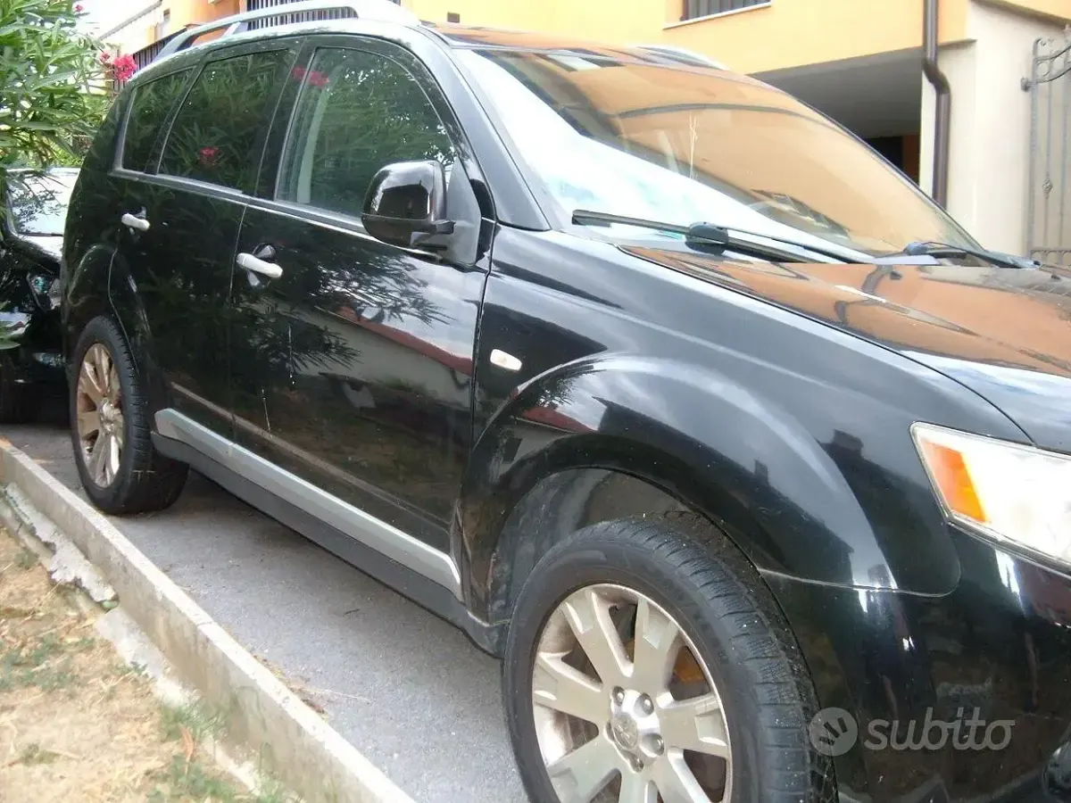 Usata Mitsubishi Outlander 140 CV (102 kW) 2007 Nero SUV