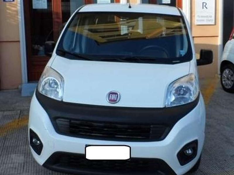 Bianco Usata 2018 Fiat Qubo Lounge Monovolume | 8499 € (Buon prezzo) - Immagine 1/4