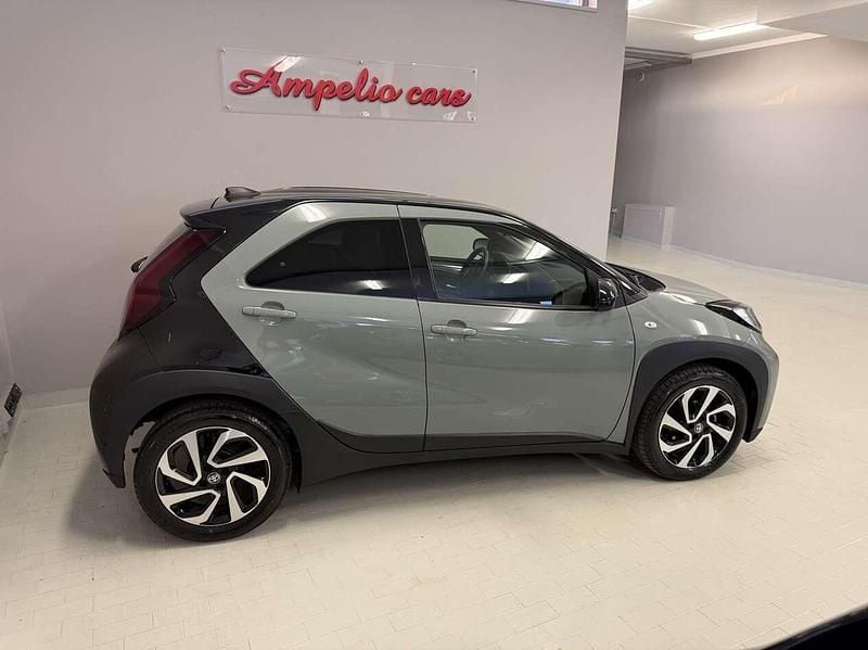 Usata Toyota Aygo X Trend 72 CV (52 kW) 2025 Grigio SUV