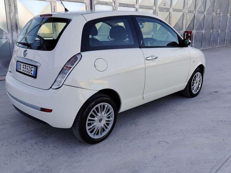 Usata Lancia Ypsilon 75 CV (55 kW) 2009 Utilitaria