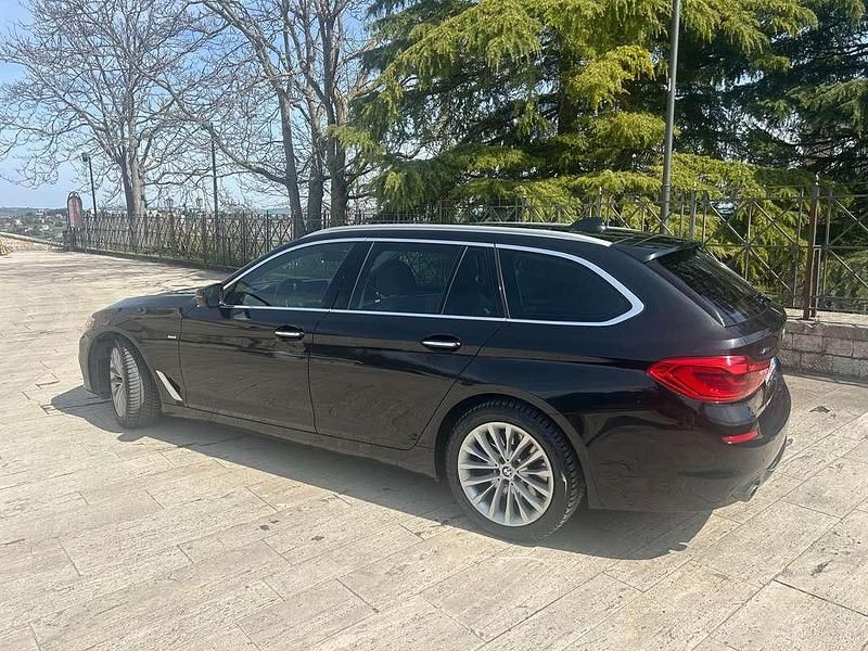 Usata BMW 530 Luxury Line 265 CV (194 kW) 2017 Nero Station wagon