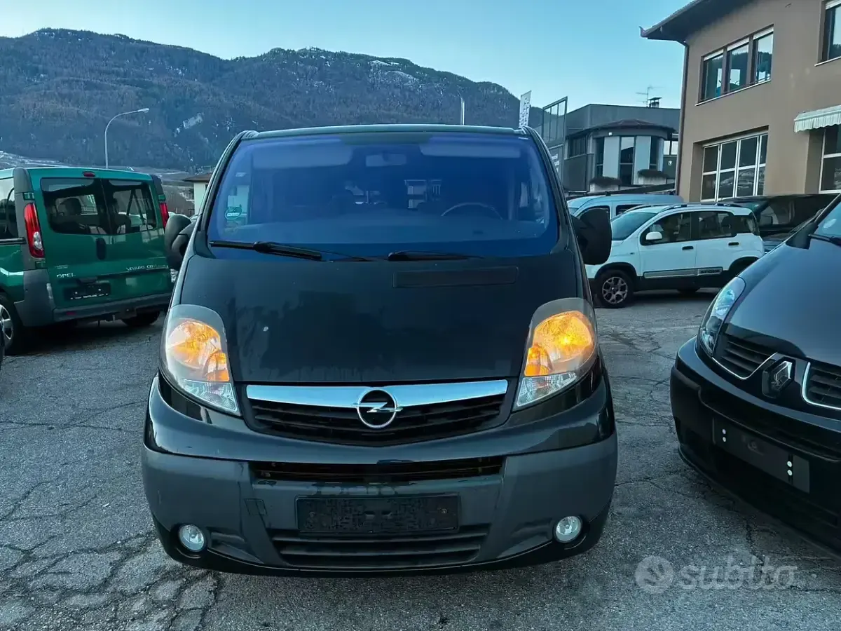 Usata Renault Trafic 114 CV (83 kW) 2014 Nero Monovolume
