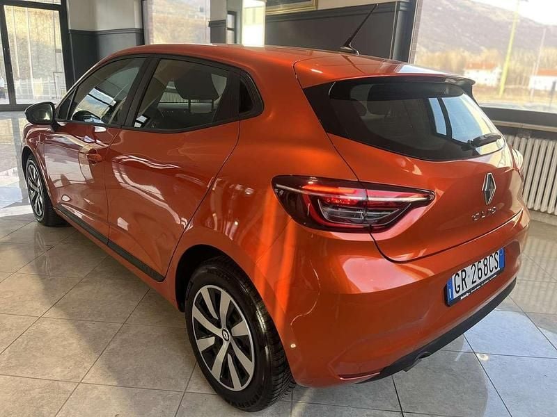 Usata Renault Clio V Equilibre 67 CV (49 kW) 2023 Arancione Berlina