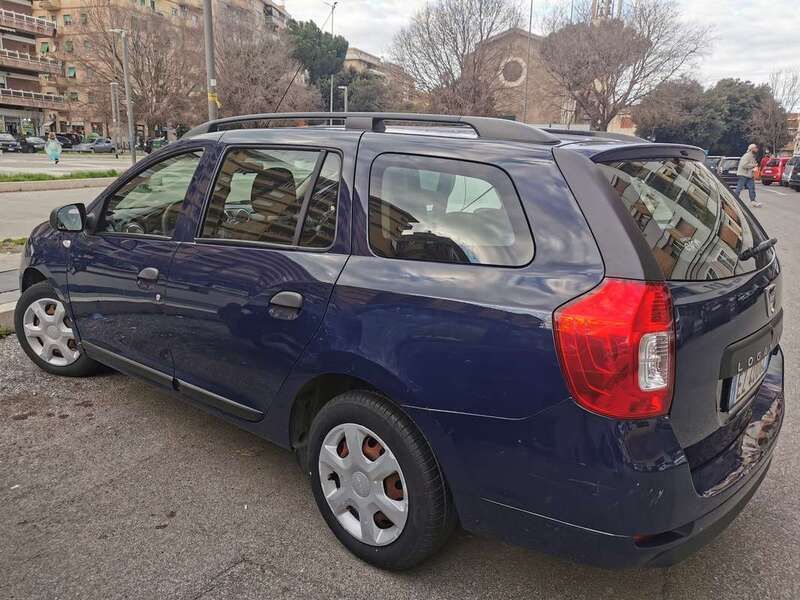 Usata Dacia Logan Ambiance 75 CV (55 kW) 2015 Blu/azzurro Berlina